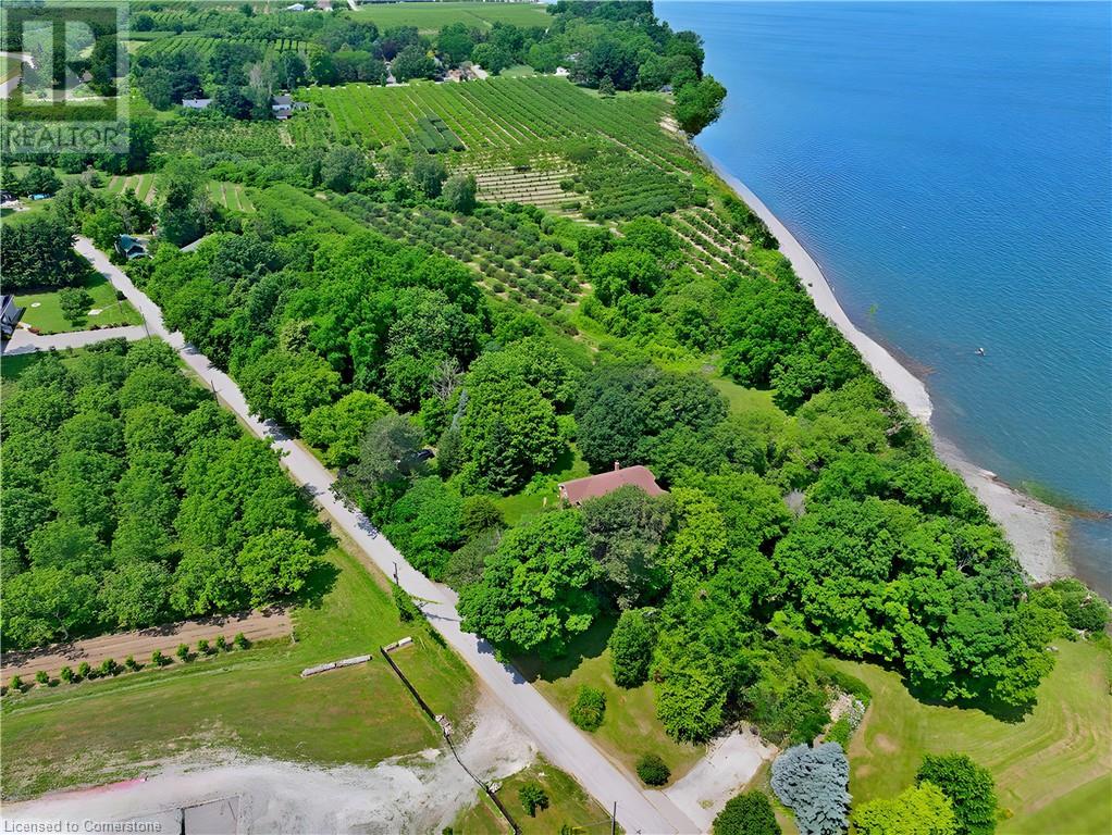 Photo 3 of 4916 Thirty Road N, Beamsville ON