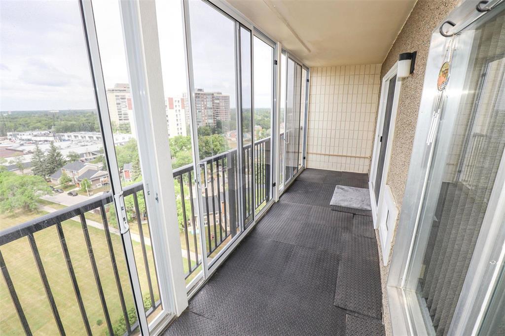 Photo 10 of 14 F 1975 Corydon Avenue, Winnipeg MB
