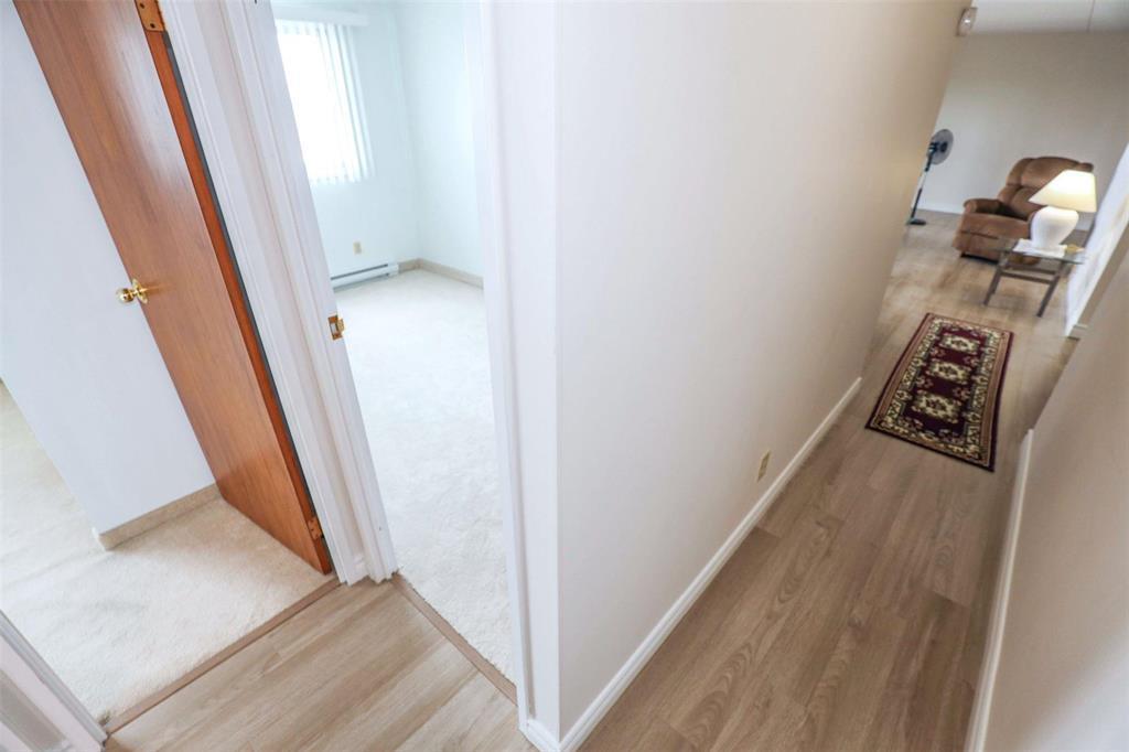 Photo 6 of 14 F 1975 Corydon Avenue, Winnipeg MB