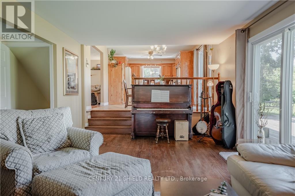 Photo 2 of 521 Cheryl Street, South Stormont ON