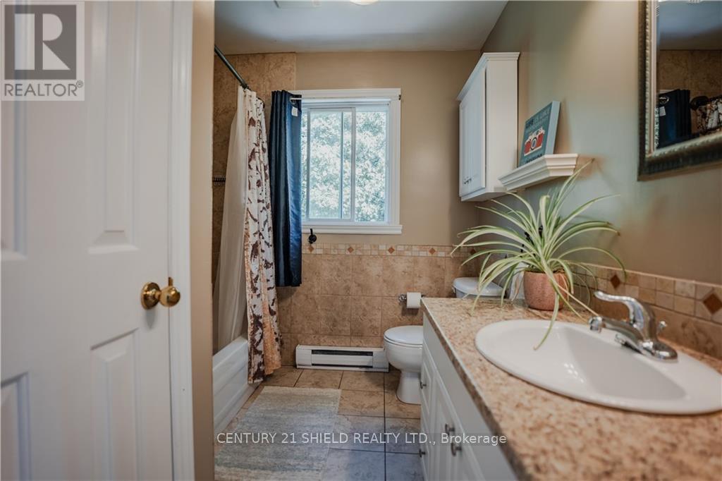 Photo 5 of 521 Cheryl Street, South Stormont ON