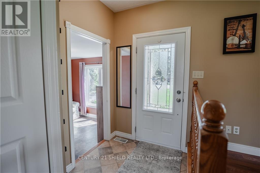 Photo 11 of 521 Cheryl Street, South Stormont ON