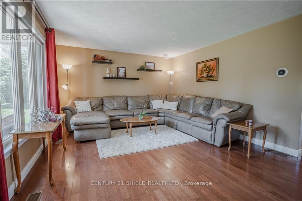 Photo 15 of 521 Cheryl Street, South Stormont ON