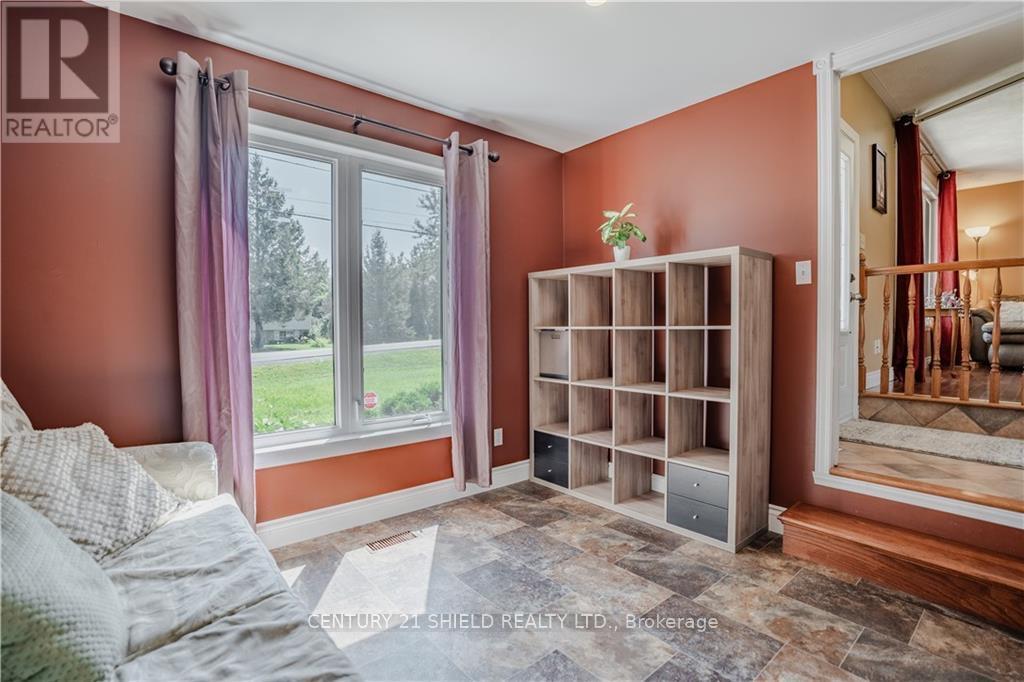 Photo 3 of 521 Cheryl Street, South Stormont ON