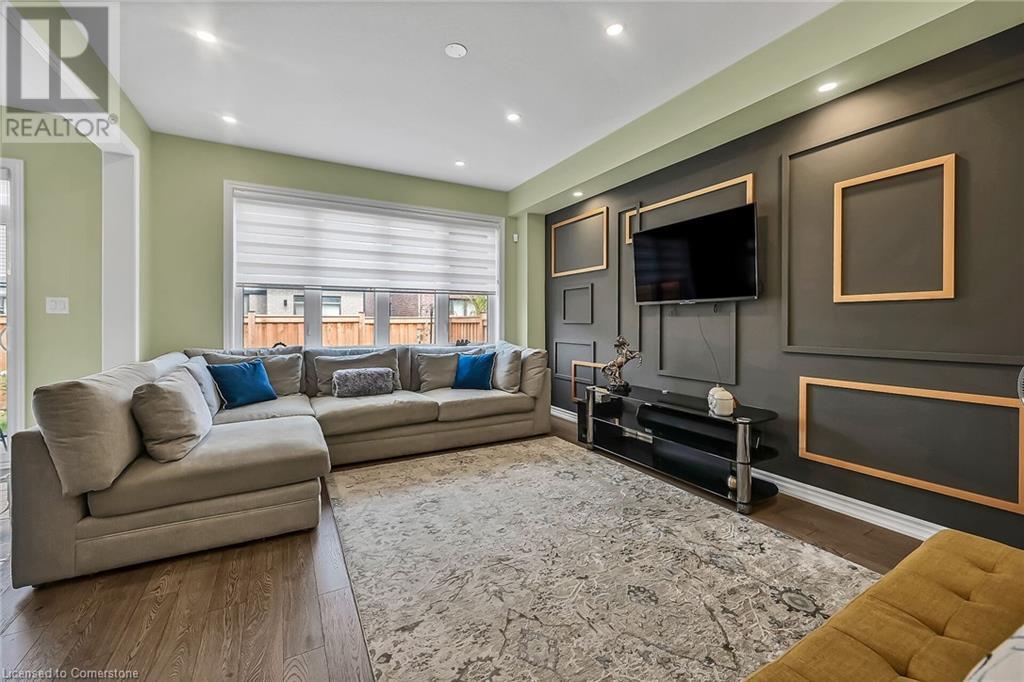 Photo 12 of 67 Malcolm Crescent, Caledonia ON