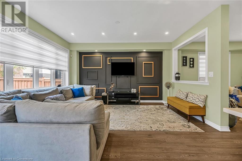 Photo 13 of 67 Malcolm Crescent, Caledonia ON