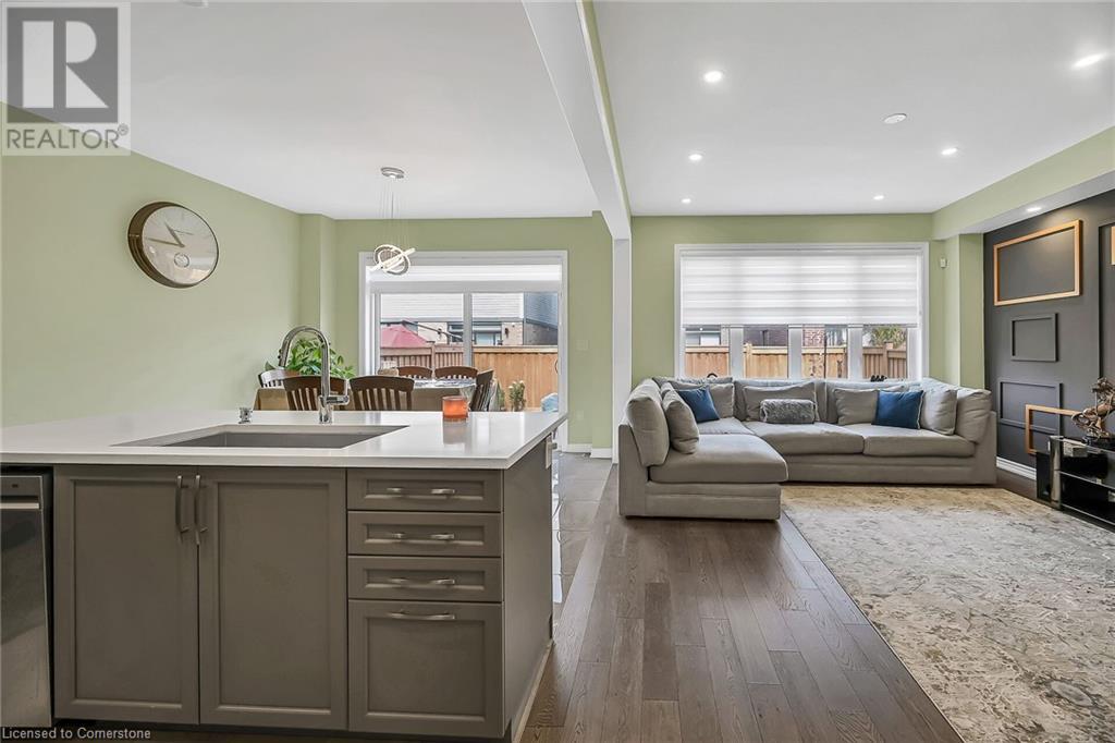 Photo 11 of 67 Malcolm Crescent, Caledonia ON