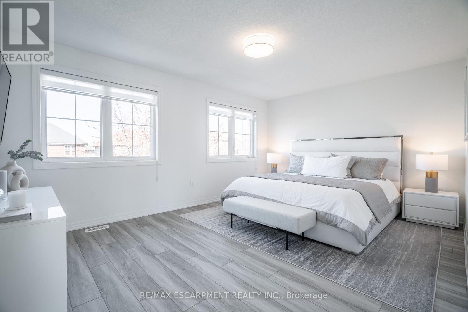 Photo 48 of 80 Montreal Circle, Hamilton ON