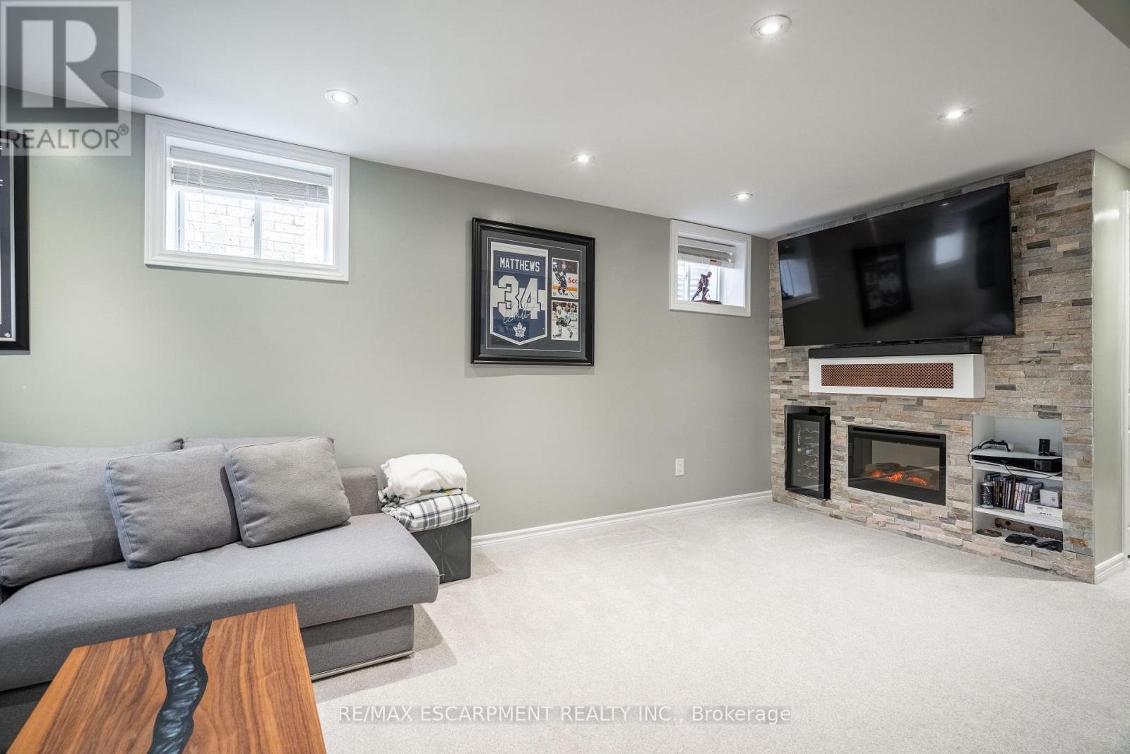 Photo 35 of 80 Montreal Circle, Hamilton ON