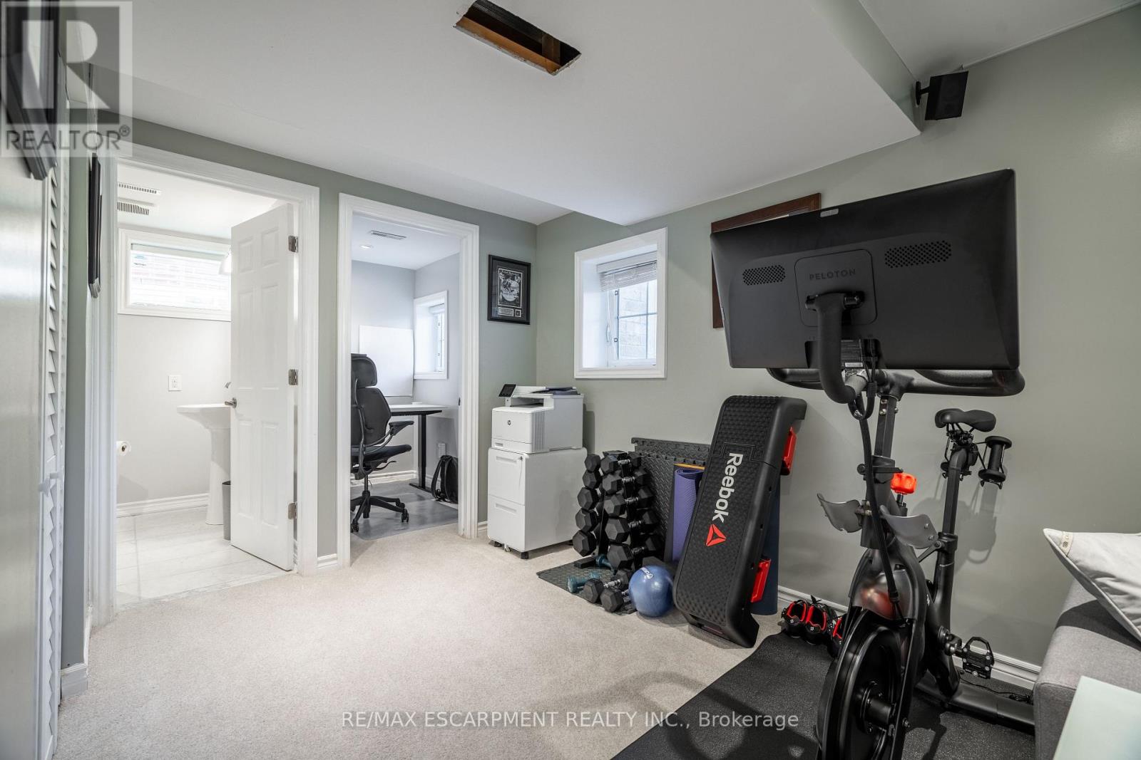Photo 43 of 80 Montreal Circle, Hamilton ON