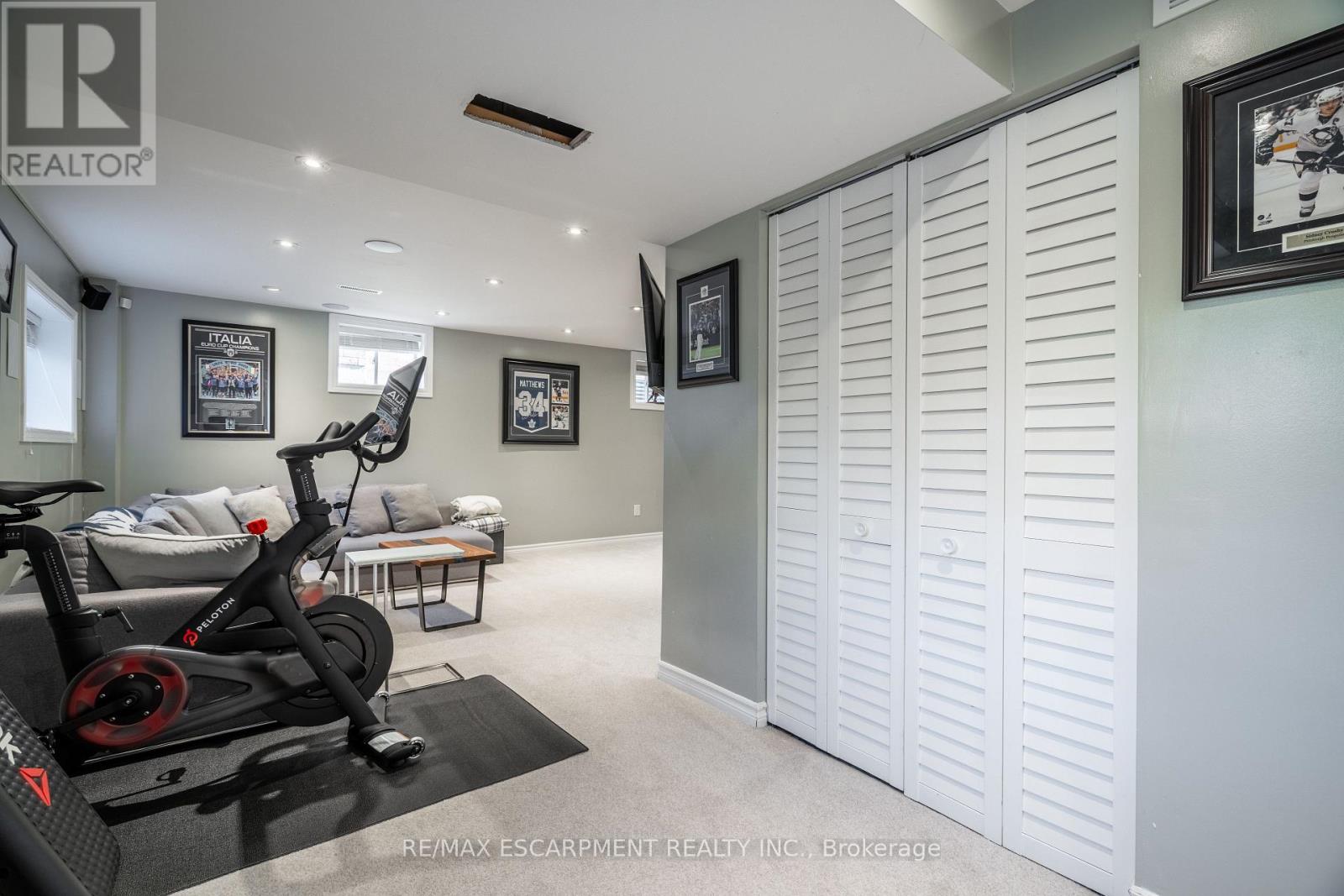 Photo 23 of 80 Montreal Circle, Hamilton ON