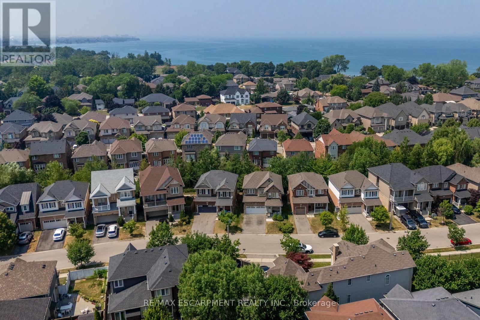 Photo 32 of 80 Montreal Circle, Hamilton ON