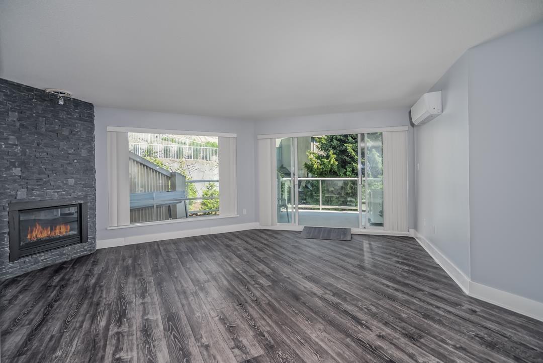 202 15025 VICTORIA AVENUE, White Rock