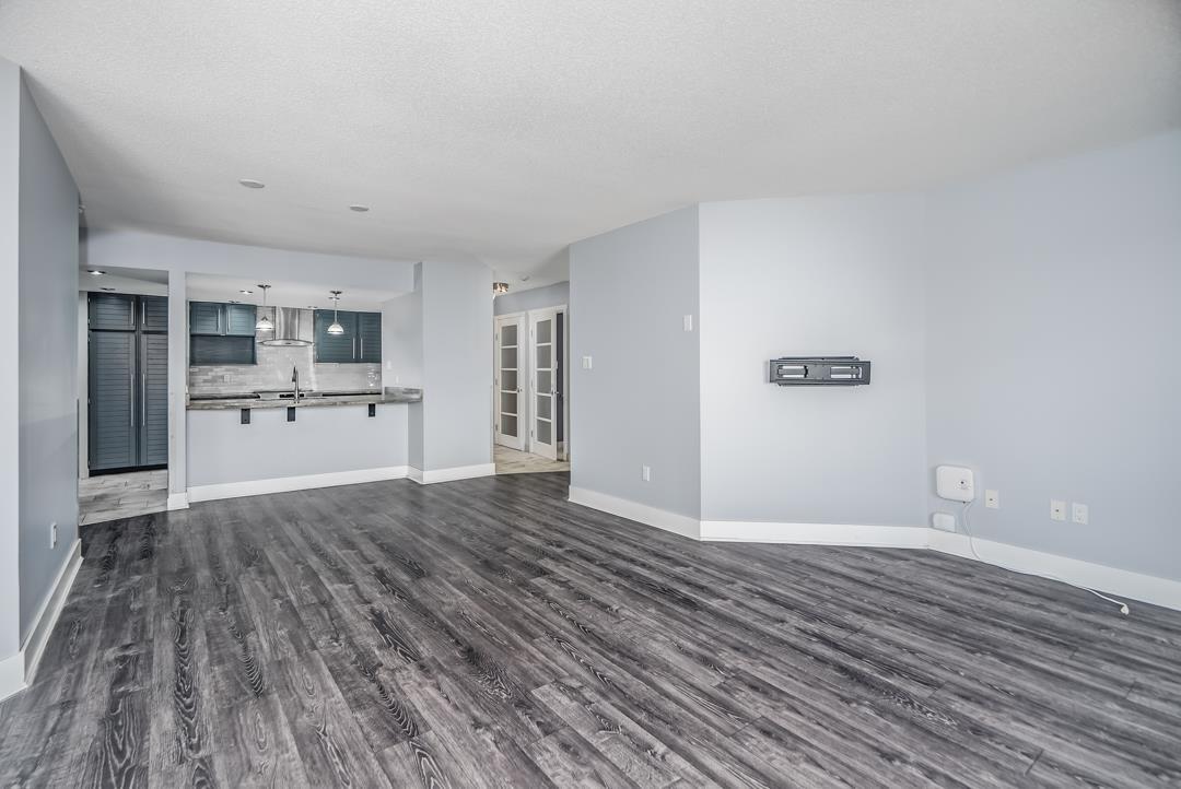 202 15025 VICTORIA AVENUE, White Rock