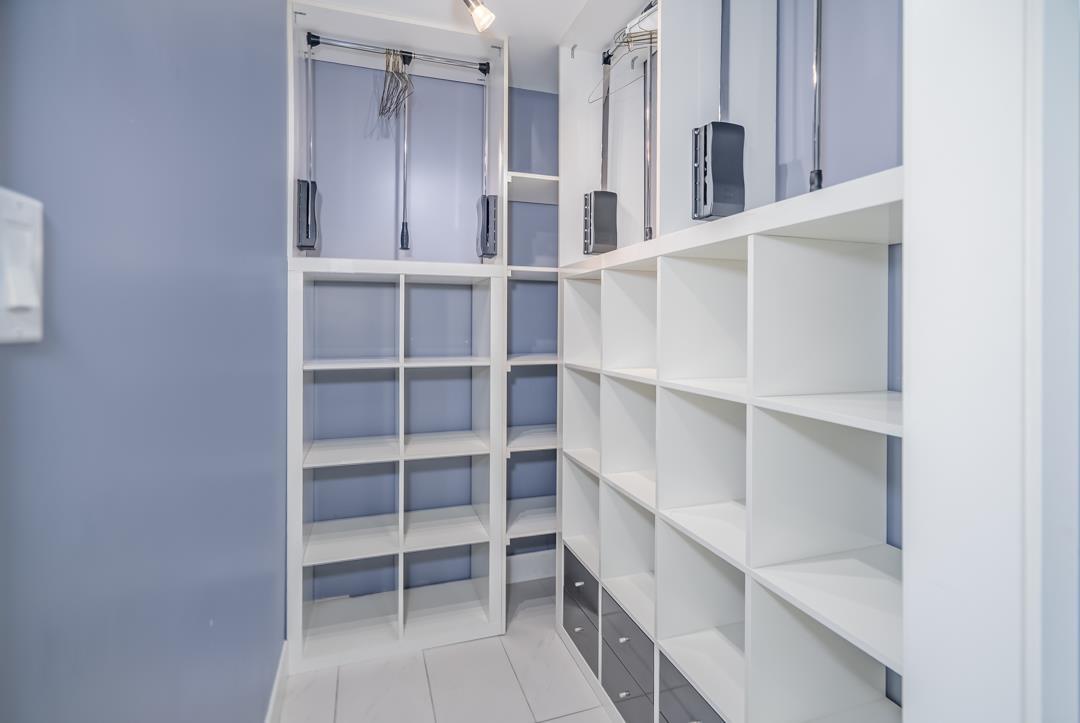 202 15025 VICTORIA AVENUE, White Rock