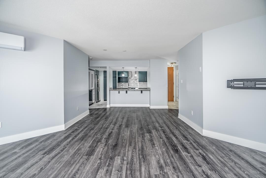 202 15025 VICTORIA AVENUE, White Rock