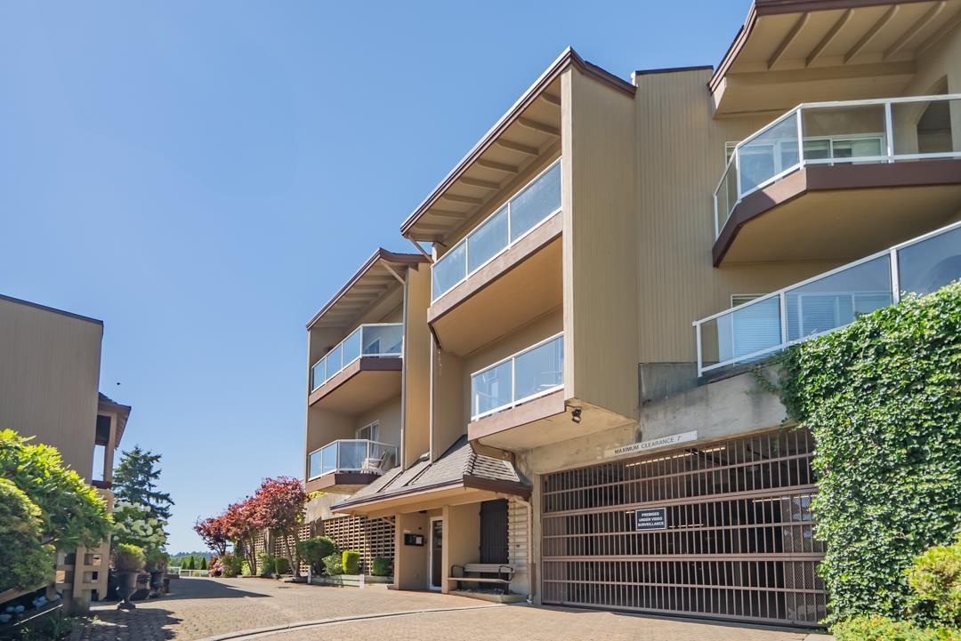 202 15025 VICTORIA AVENUE, White Rock