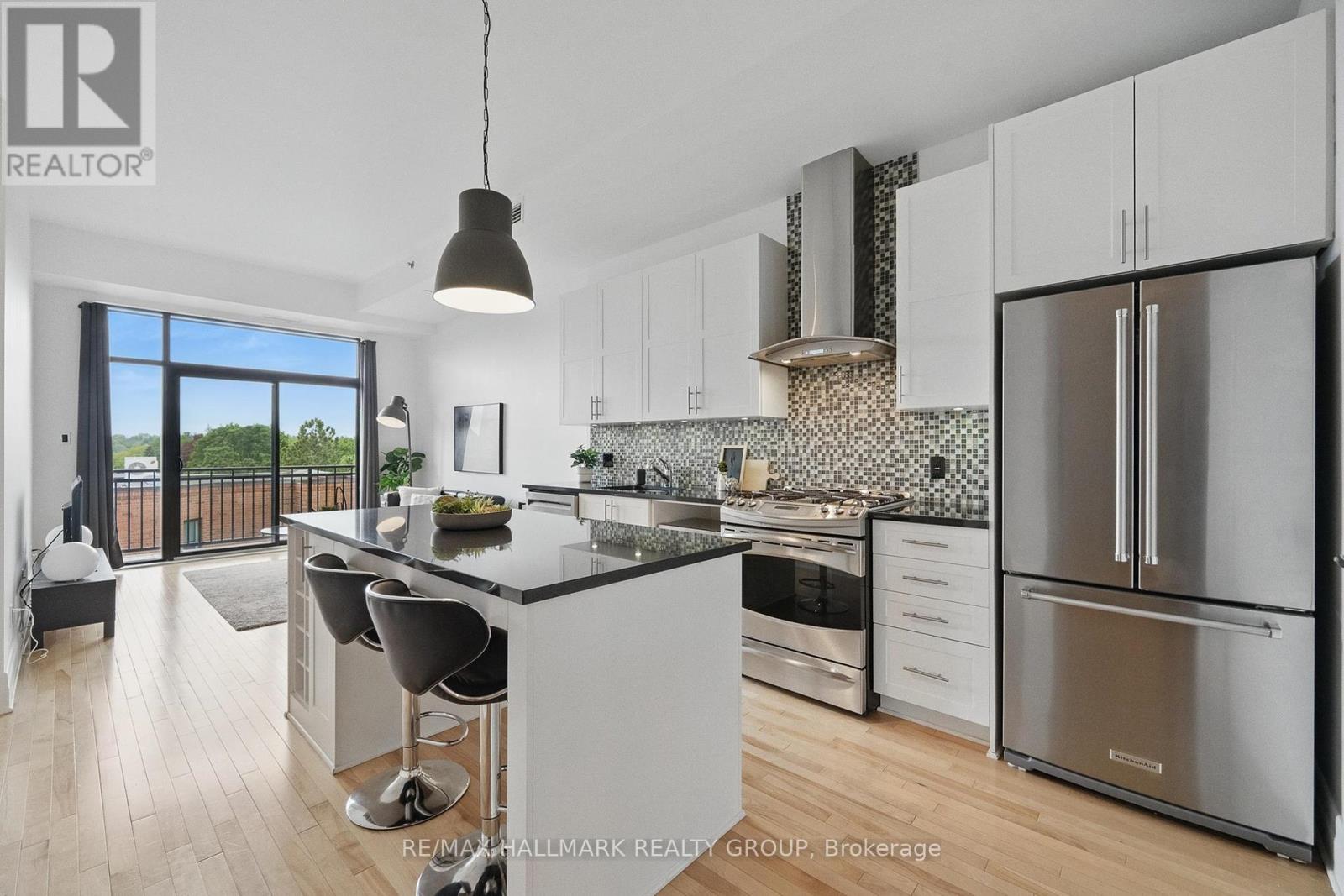 Photo 4 of Ph 7 808 Bronson Avenue, Ottawa ON