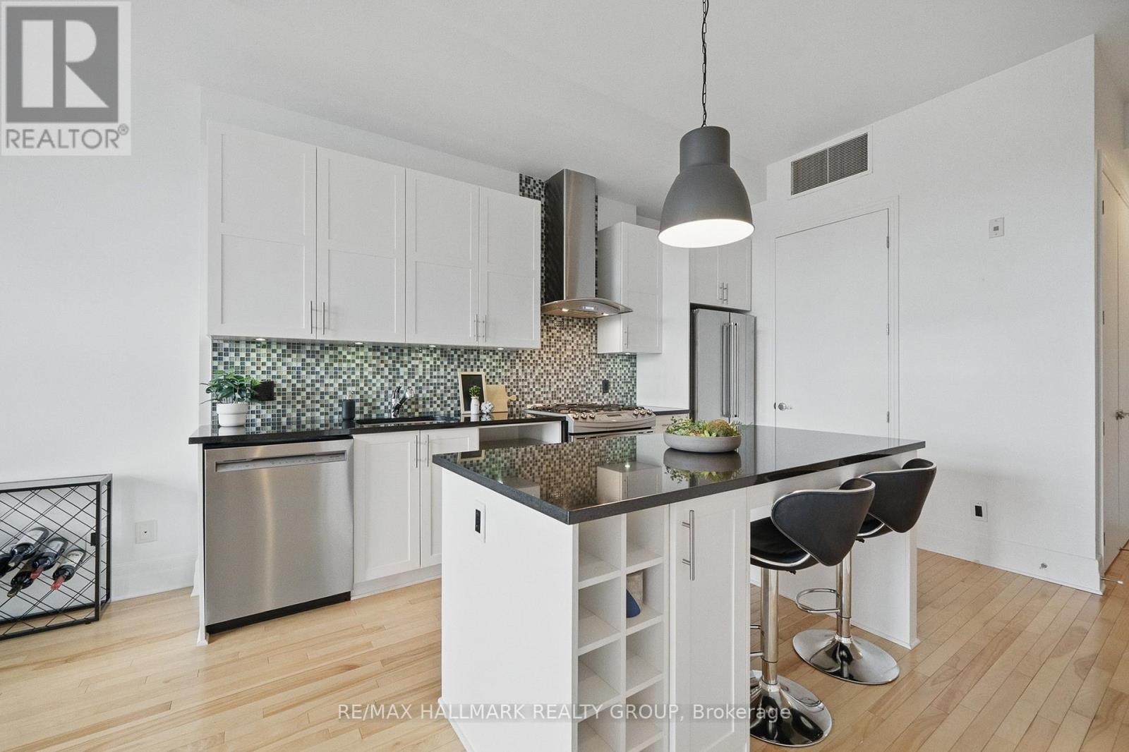 Photo 21 of Ph 7 808 Bronson Avenue, Ottawa ON