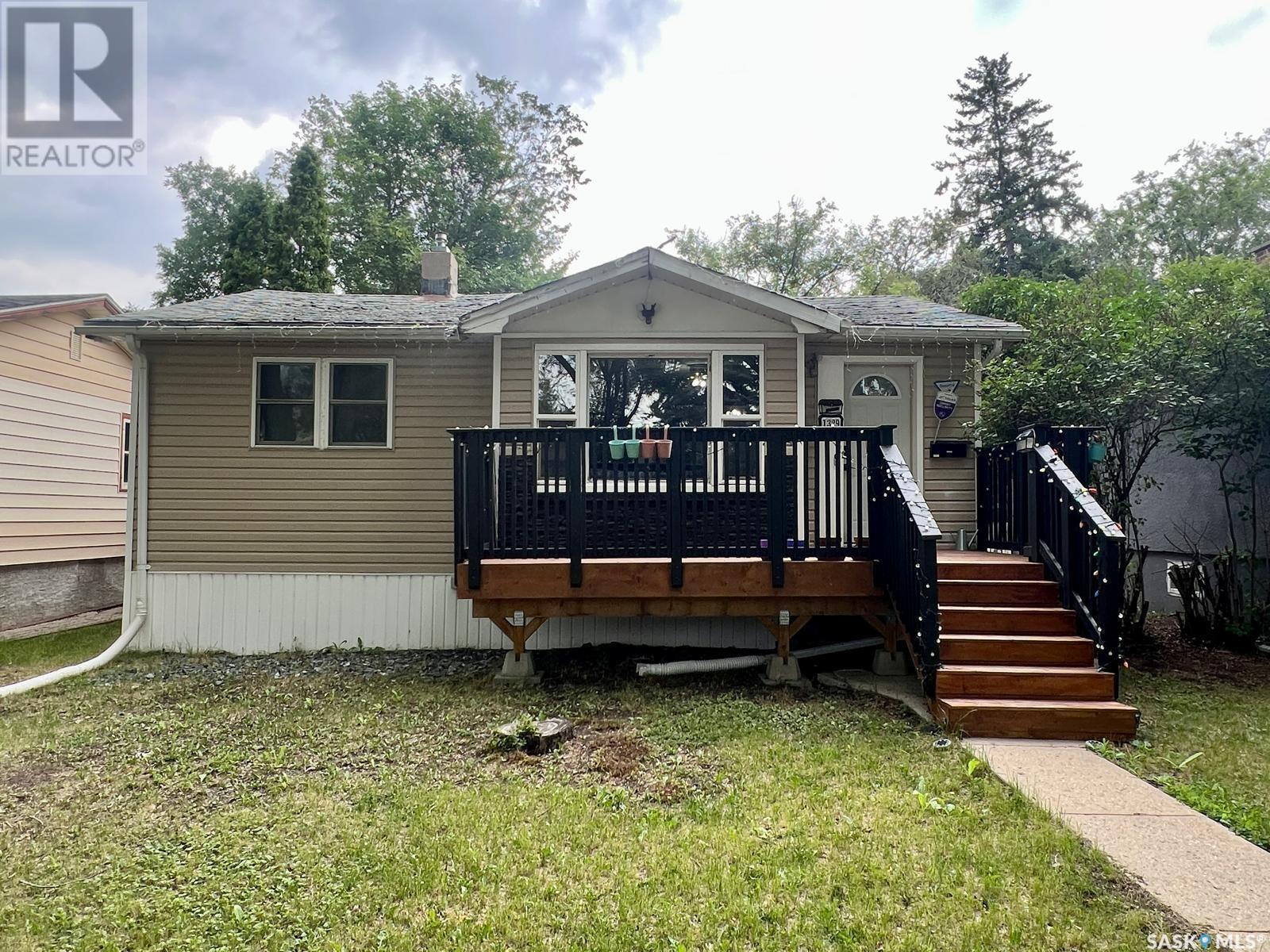 Single Family House Bungalow for Sale in  Aberdeen STREET Regina 