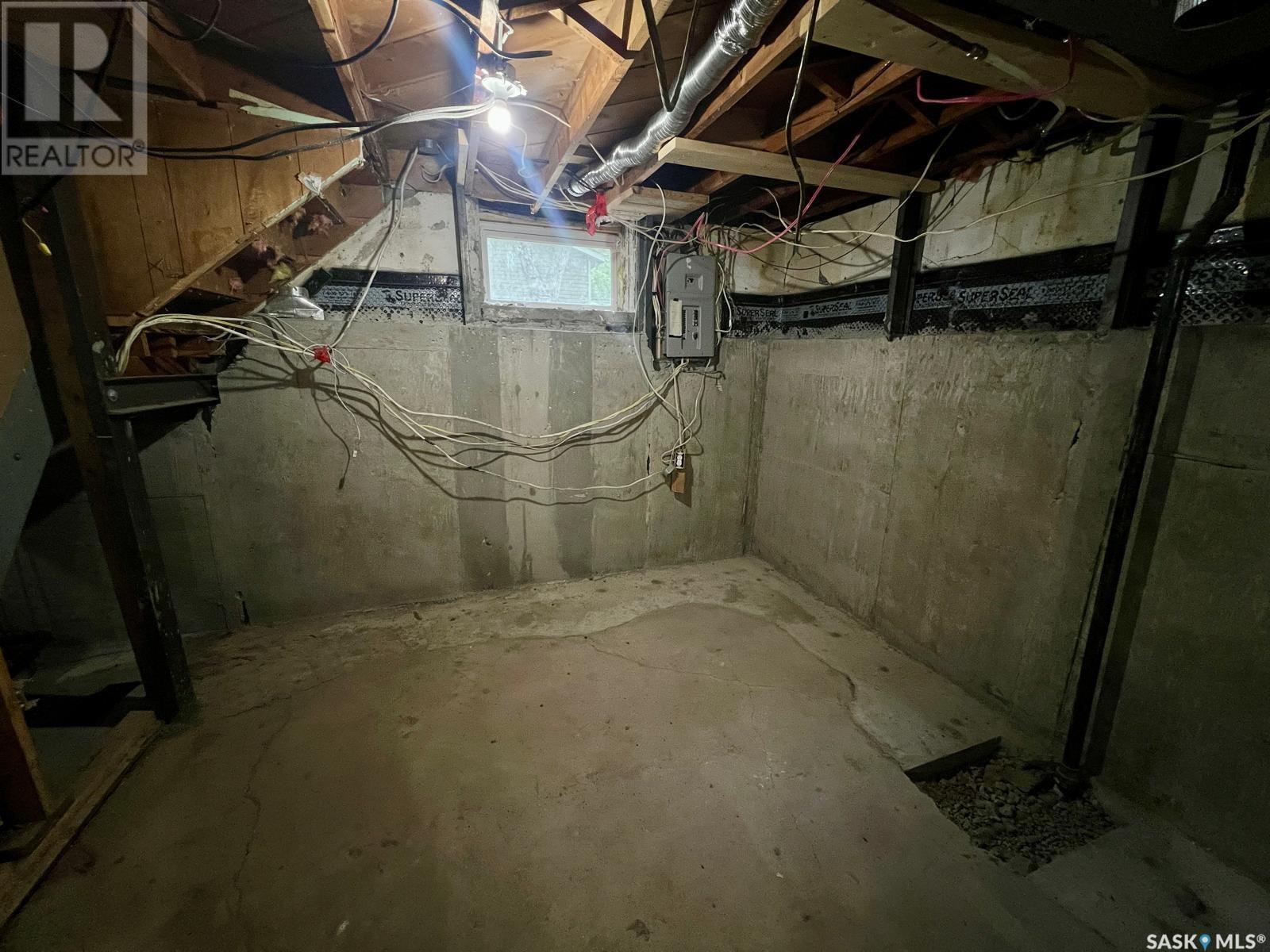 Single Family House Bungalow for Sale in  Aberdeen STREET Regina 