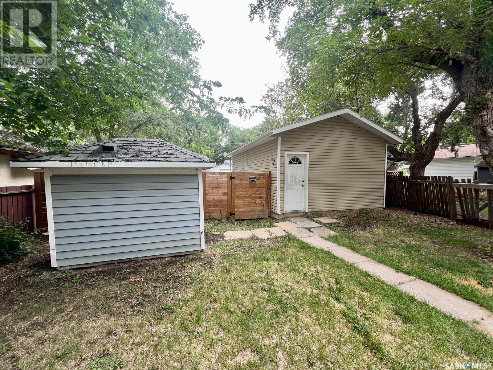 Single Family House Bungalow for Sale in  Aberdeen STREET Regina 