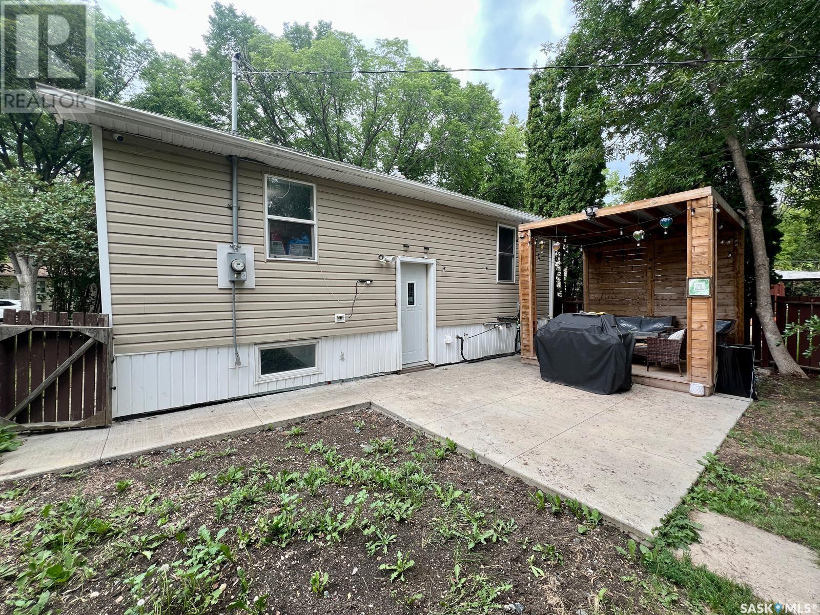 Single Family House Bungalow for Sale in  Aberdeen STREET Regina 