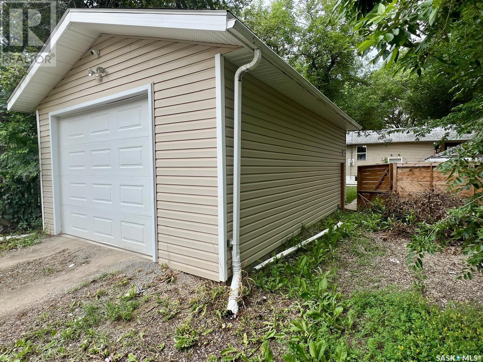 Single Family House Bungalow for Sale in  Aberdeen STREET Regina 