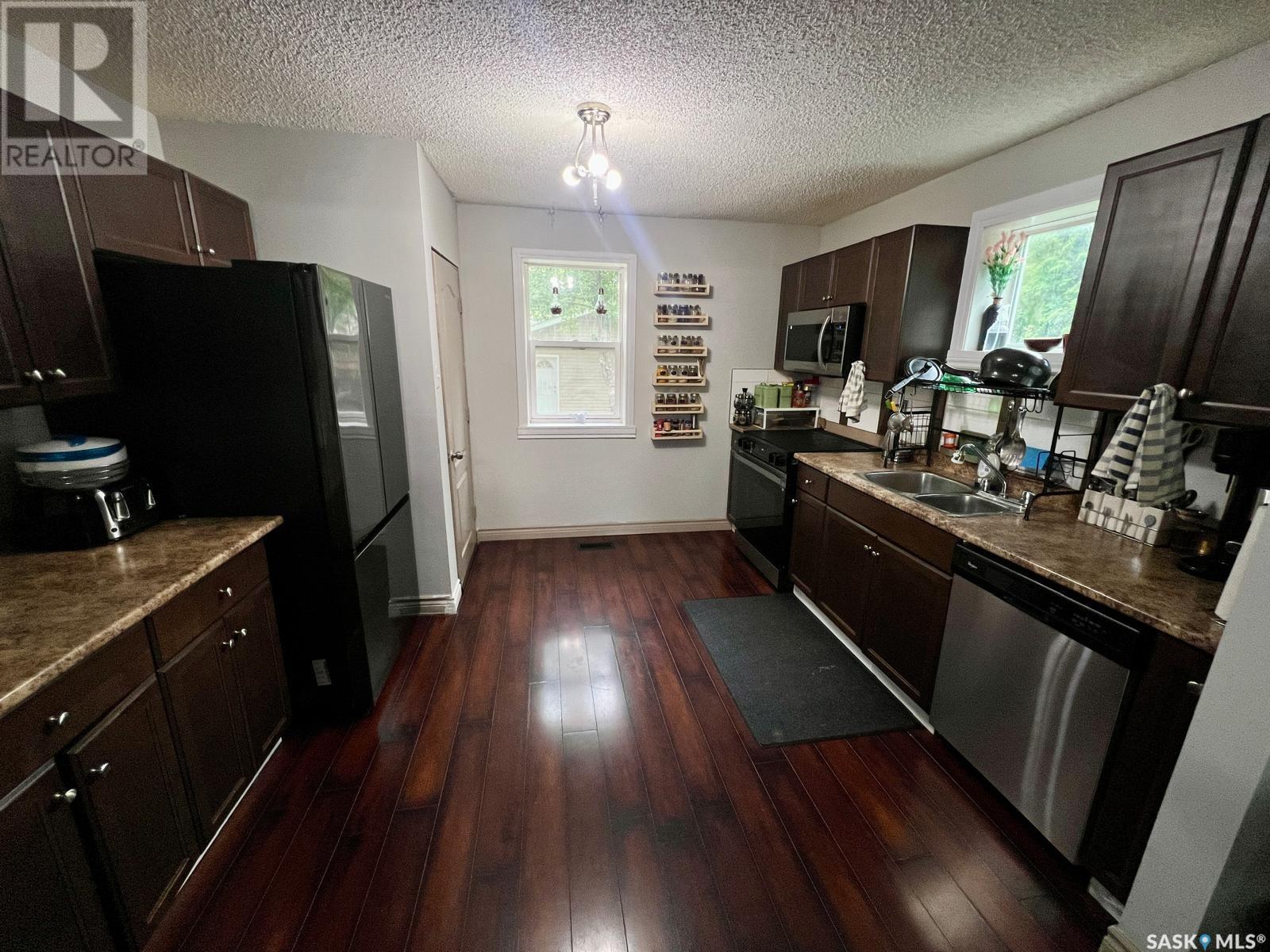 Single Family House Bungalow for Sale in  Aberdeen STREET Regina 
