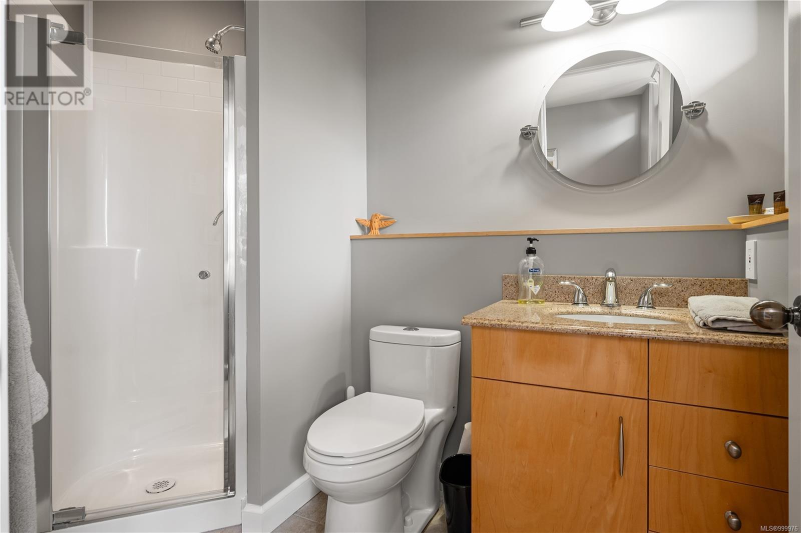 Photo 13 of 3724 Glen Oaks Dr, Nanaimo BC