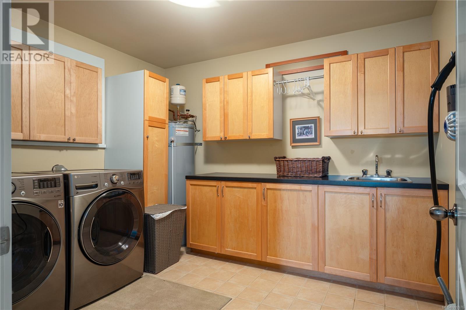 Photo 53 of 3724 Glen Oaks Dr, Nanaimo BC