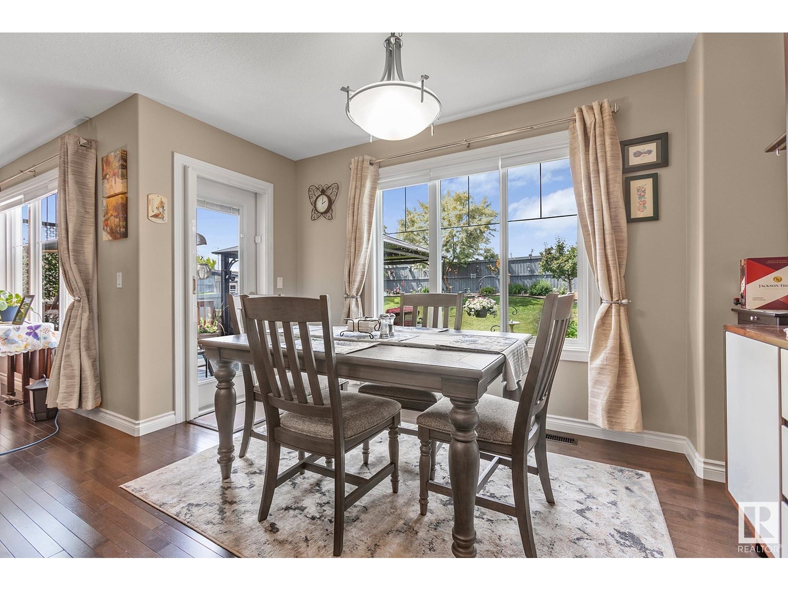 Photo 18 of 3883 Gallinger Lo Nw, Edmonton AB