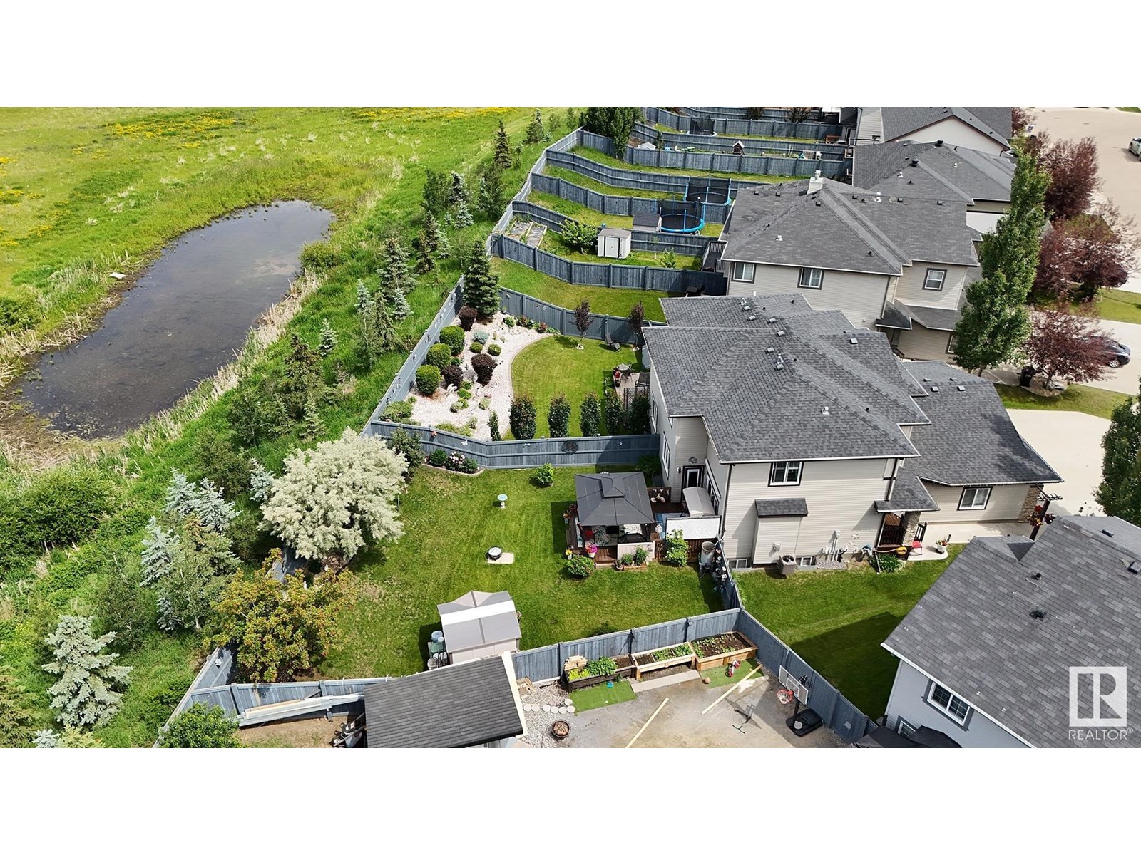 Photo 57 of 3883 Gallinger Lo Nw, Edmonton AB