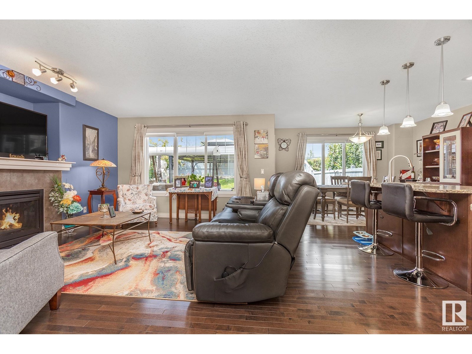 Photo 8 of 3883 Gallinger Lo Nw, Edmonton AB