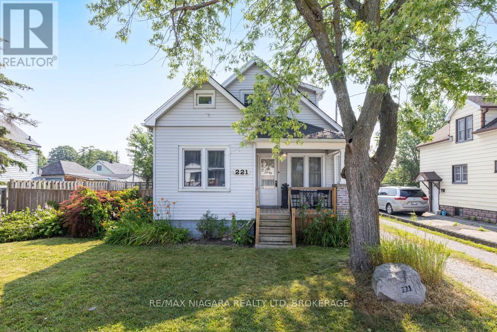 Photo 12 of 221 Wright Street, Welland ON