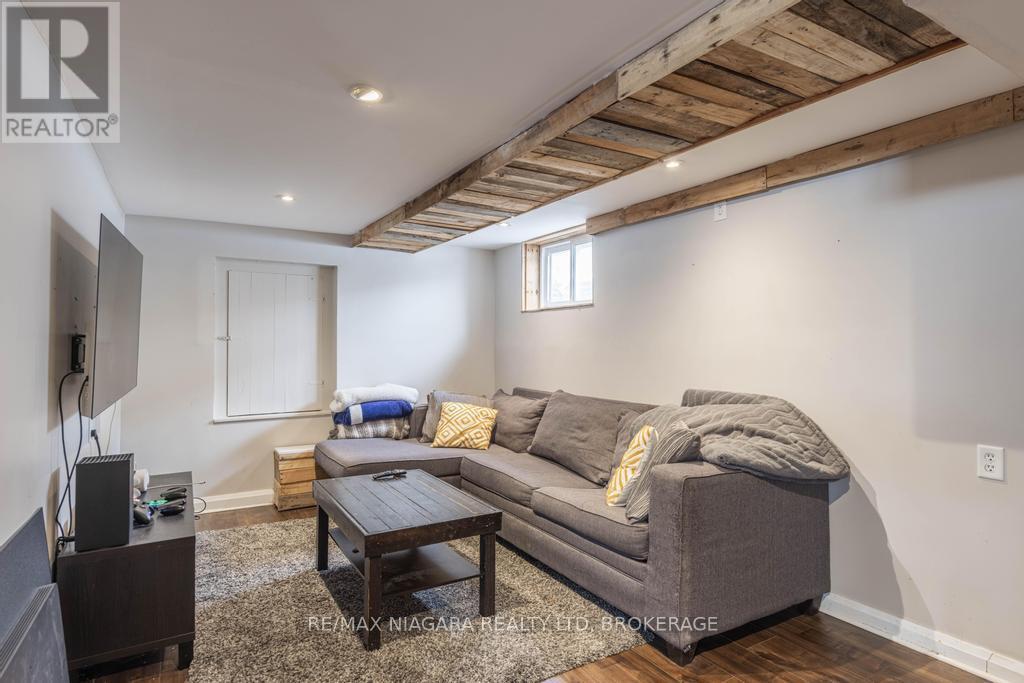 Photo 21 of 221 Wright Street, Welland ON