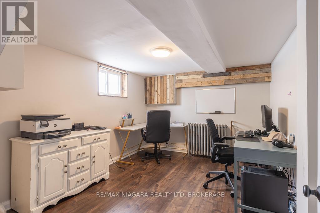 Photo 11 of 221 Wright Street, Welland ON