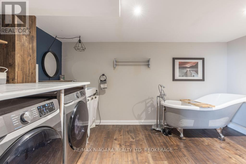 Photo 30 of 221 Wright Street, Welland ON