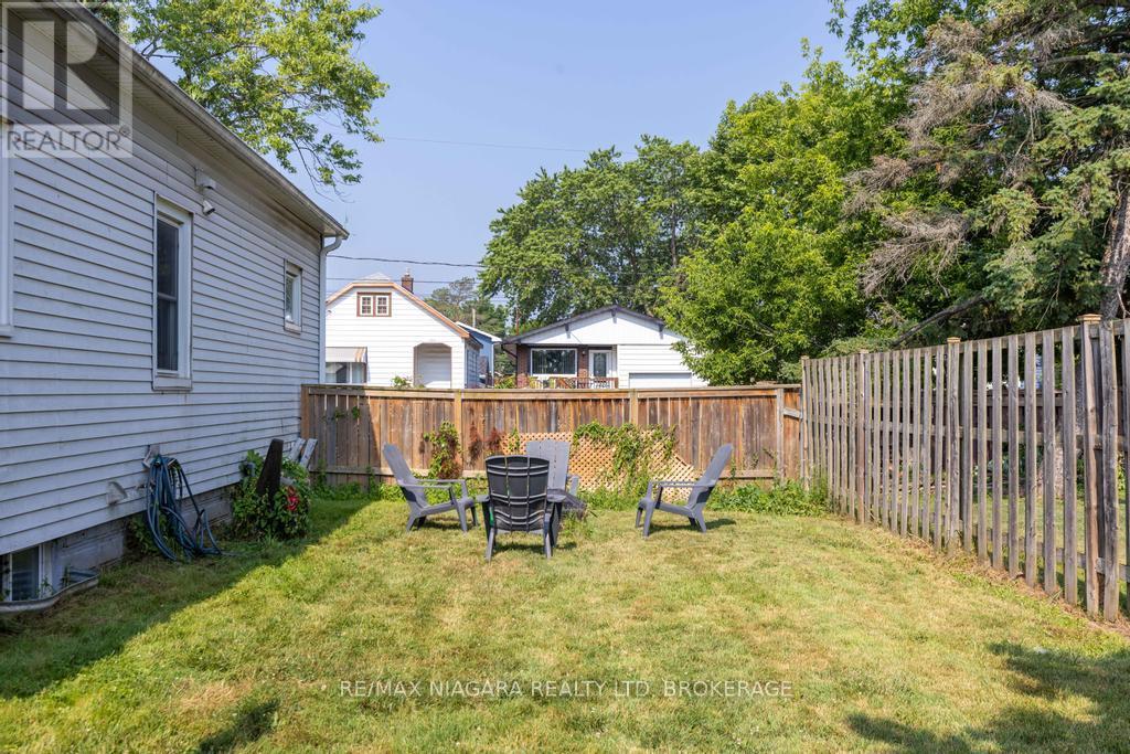 Photo 10 of 221 Wright Street, Welland ON