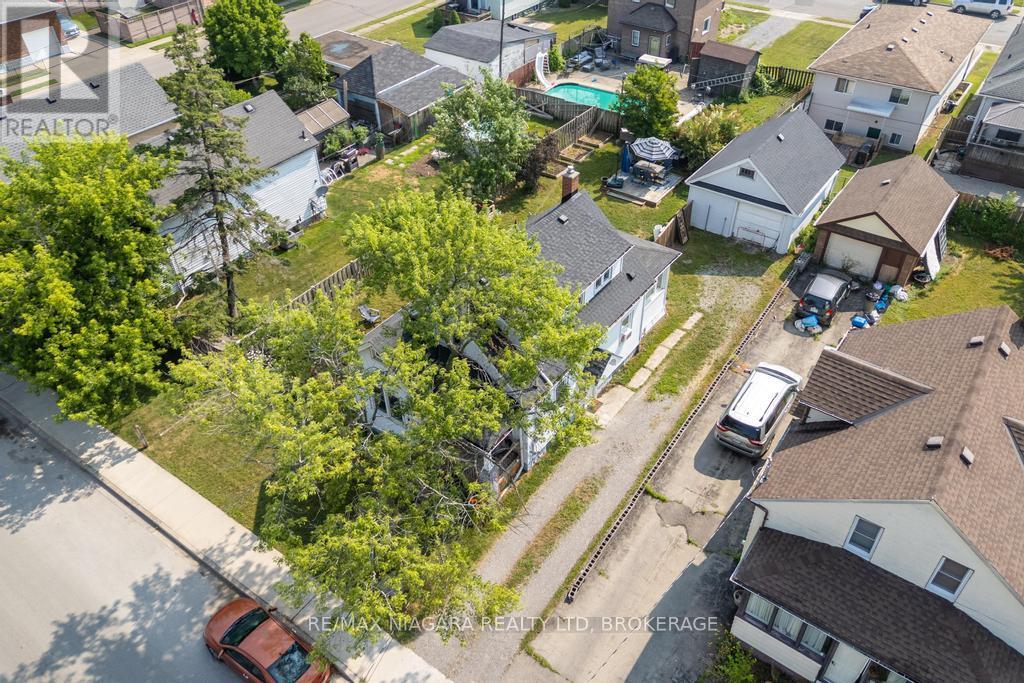 Photo 23 of 221 Wright Street, Welland ON