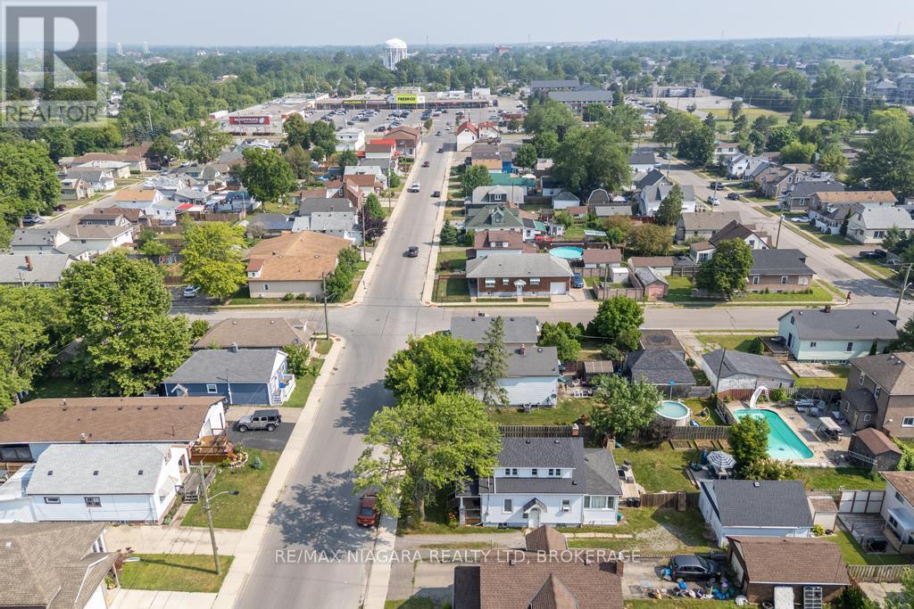 Photo 2 of 221 Wright Street, Welland ON