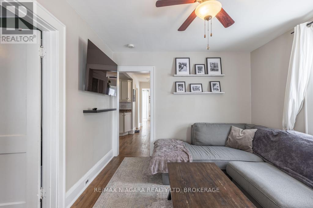 Photo 18 of 221 Wright Street, Welland ON