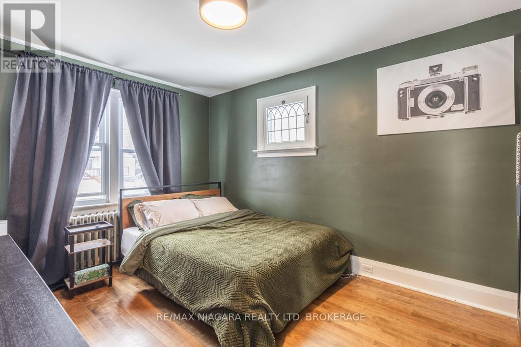 Photo 5 of 221 Wright Street, Welland ON