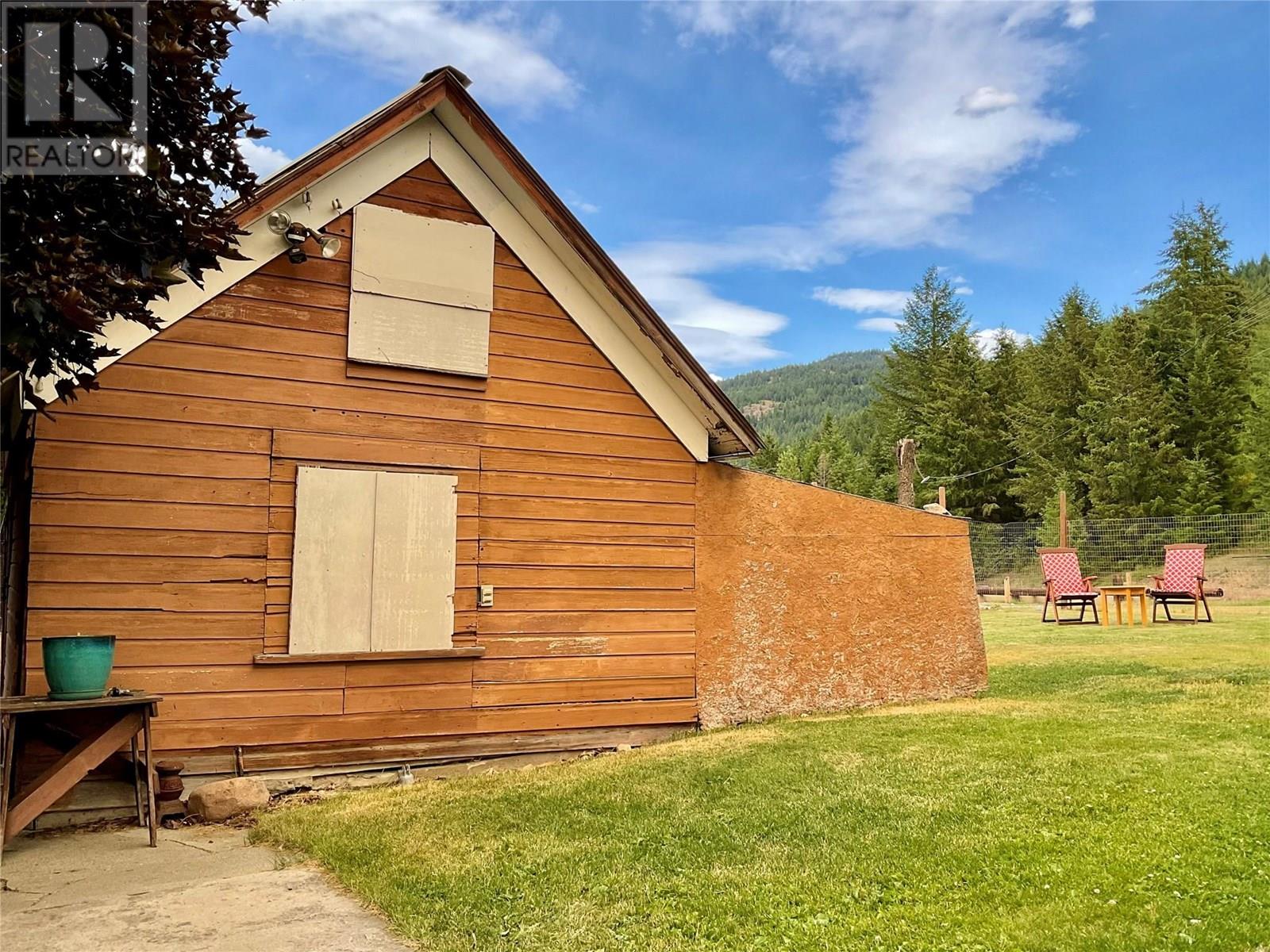555 EVERETTE Avenue, Greenwood