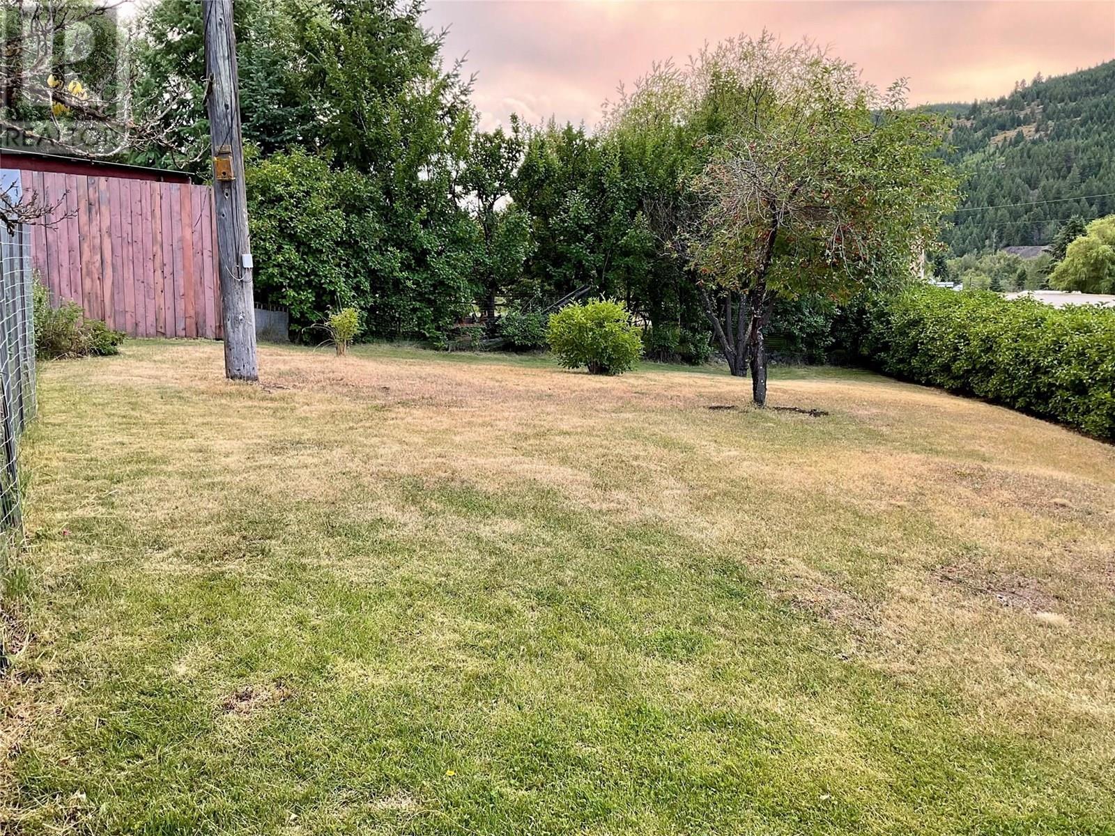 555 EVERETTE Avenue, Greenwood