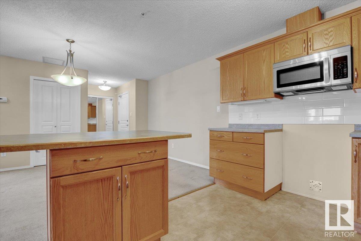 Photo 3 of 140 16035 132 St Nw, Edmonton AB