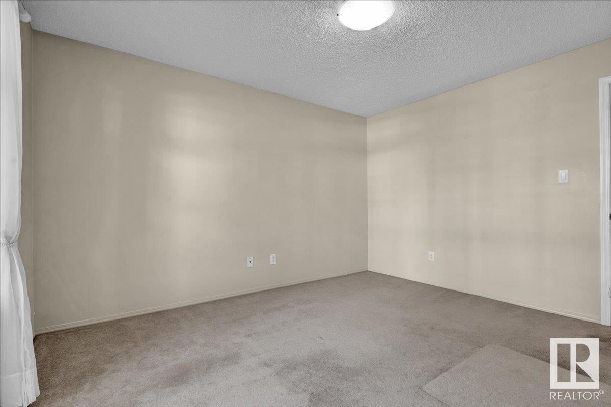 Photo 12 of 140 16035 132 St Nw, Edmonton AB