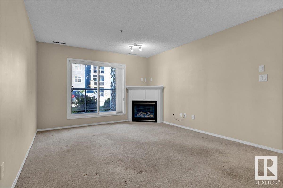 Photo 11 of 140 16035 132 St Nw, Edmonton AB