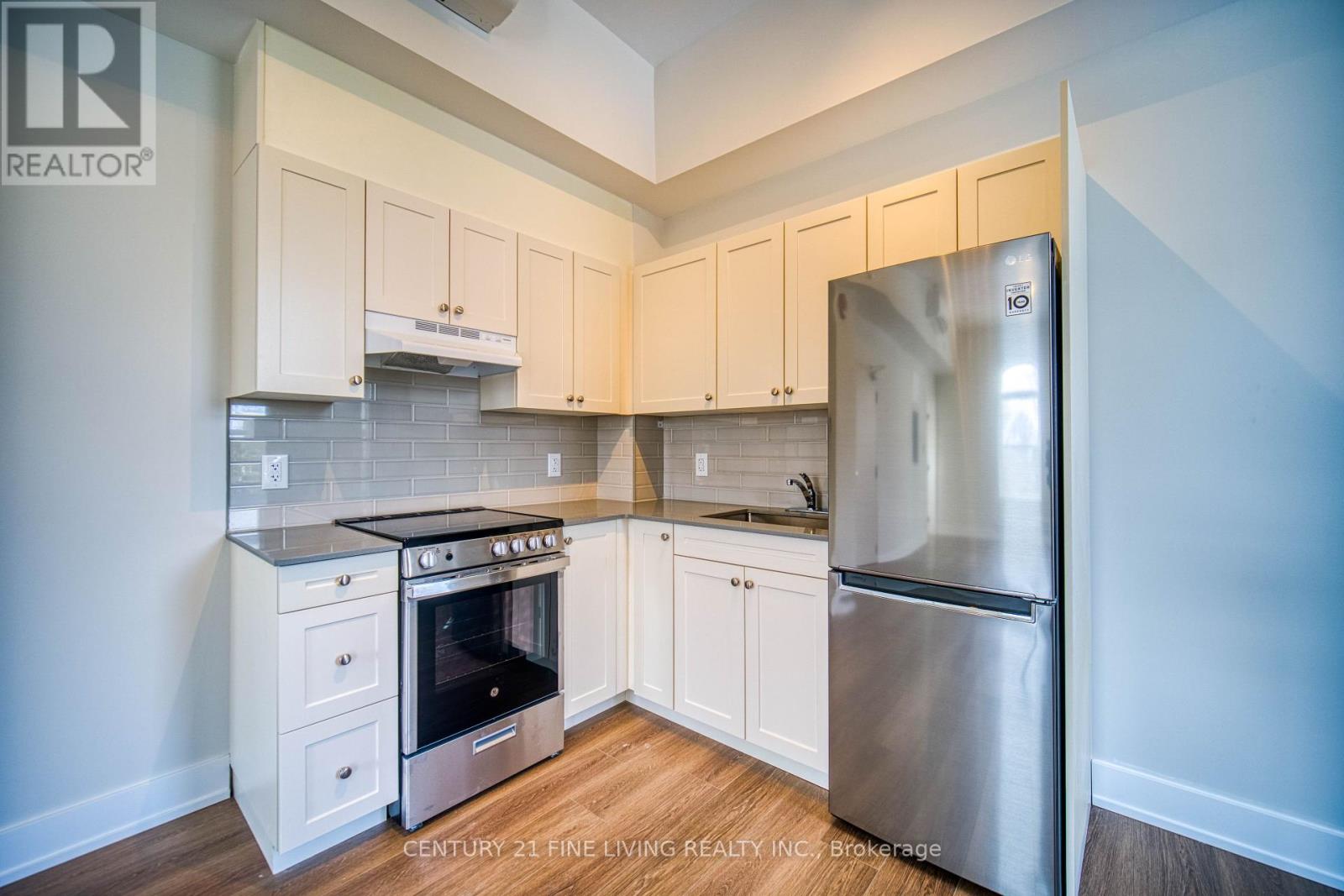 Photo 11 of 202 1614 Ridge Road E, Oromedonte ON