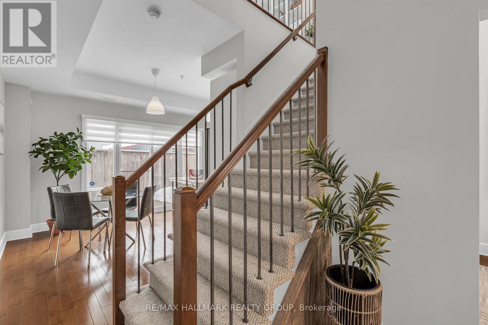 Photo 12 of D 124 124 Guigues Avenue, Ottawa ON